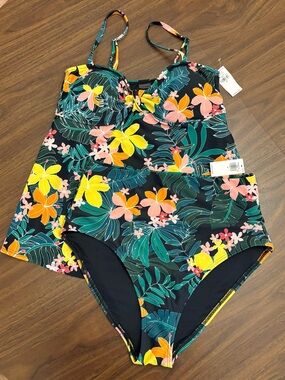 Old Navy Women’s Size Medium 2 Piece Swimsuit New With Tags